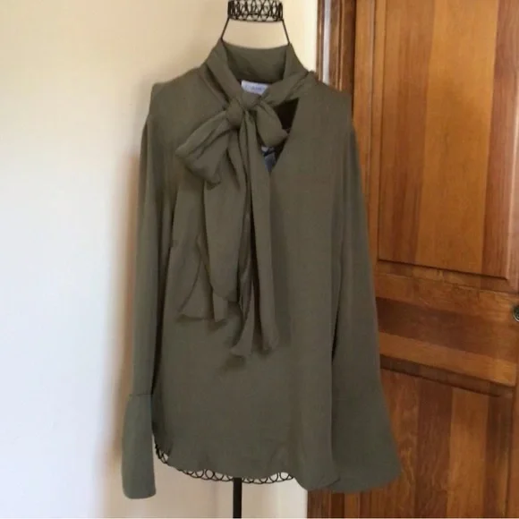 Carmen Marc Valvo Green Tie neck shirt, Large, New - Picture 7 of 9